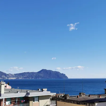 Blue Nest Apartment *